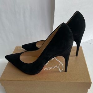 Christian Louboutin Suede 4” Heel Pump Size 39.5 NWT